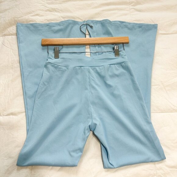 NWT Shein Sky Blue Flare Pants Ribbed High Waist Stretch Leggings Size Small - Picture 6 of 7